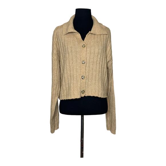 A new day beige buttoned long sleeves collared buttoned cardigan size Medium - Picture 6 of 8